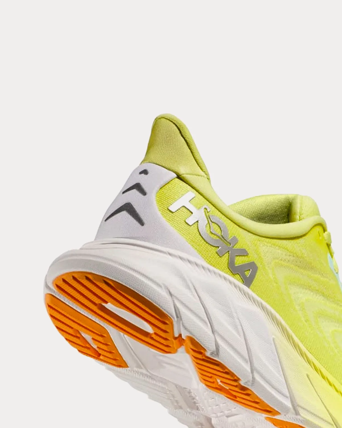 Arahi 6 Citrus Glow / White Running Shoes