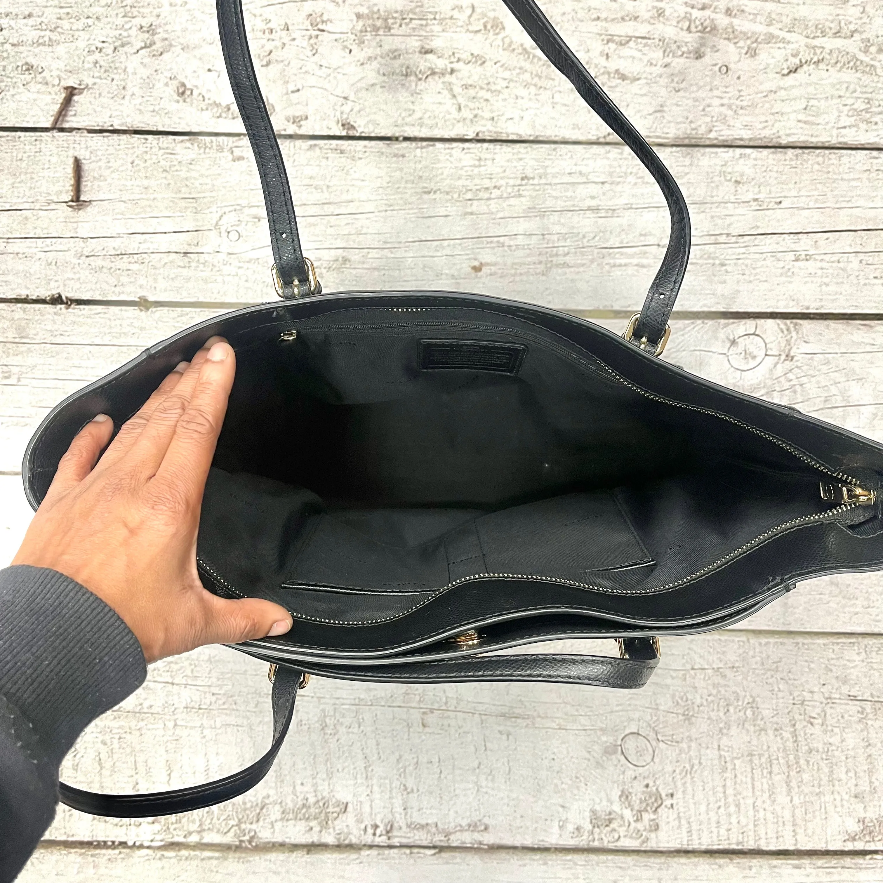 Handbag Designer By Coach  Size: Large