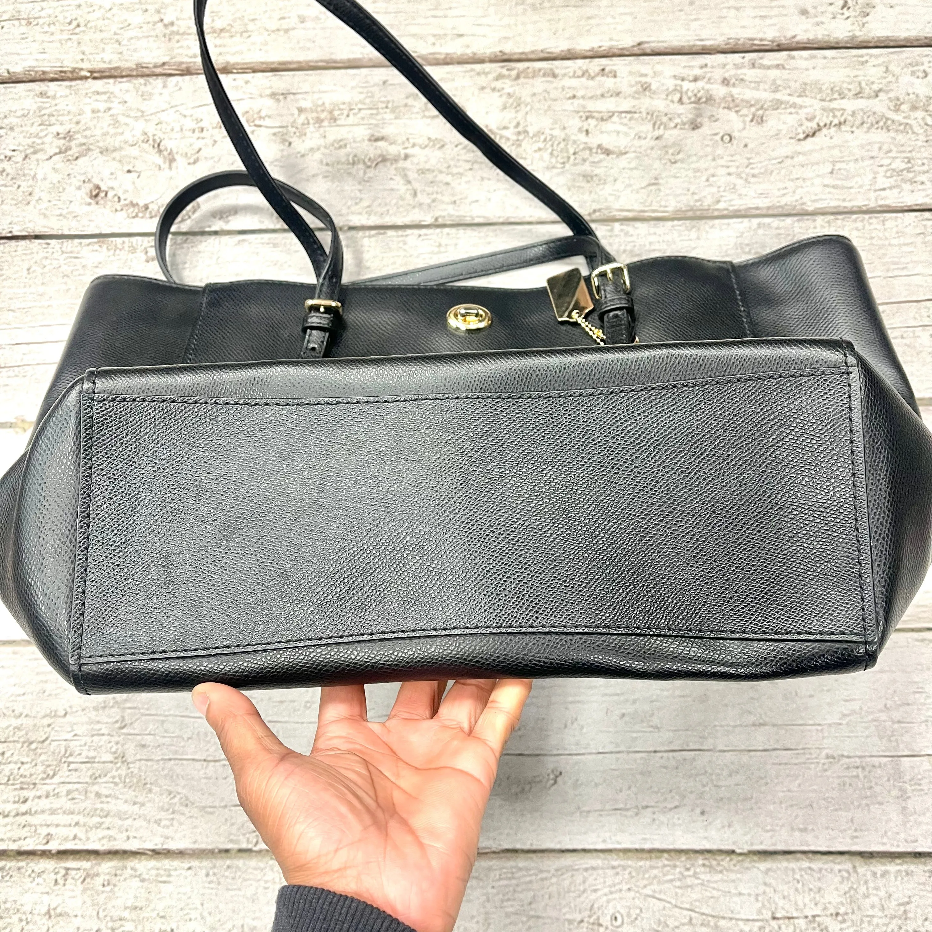 Handbag Designer By Coach  Size: Large