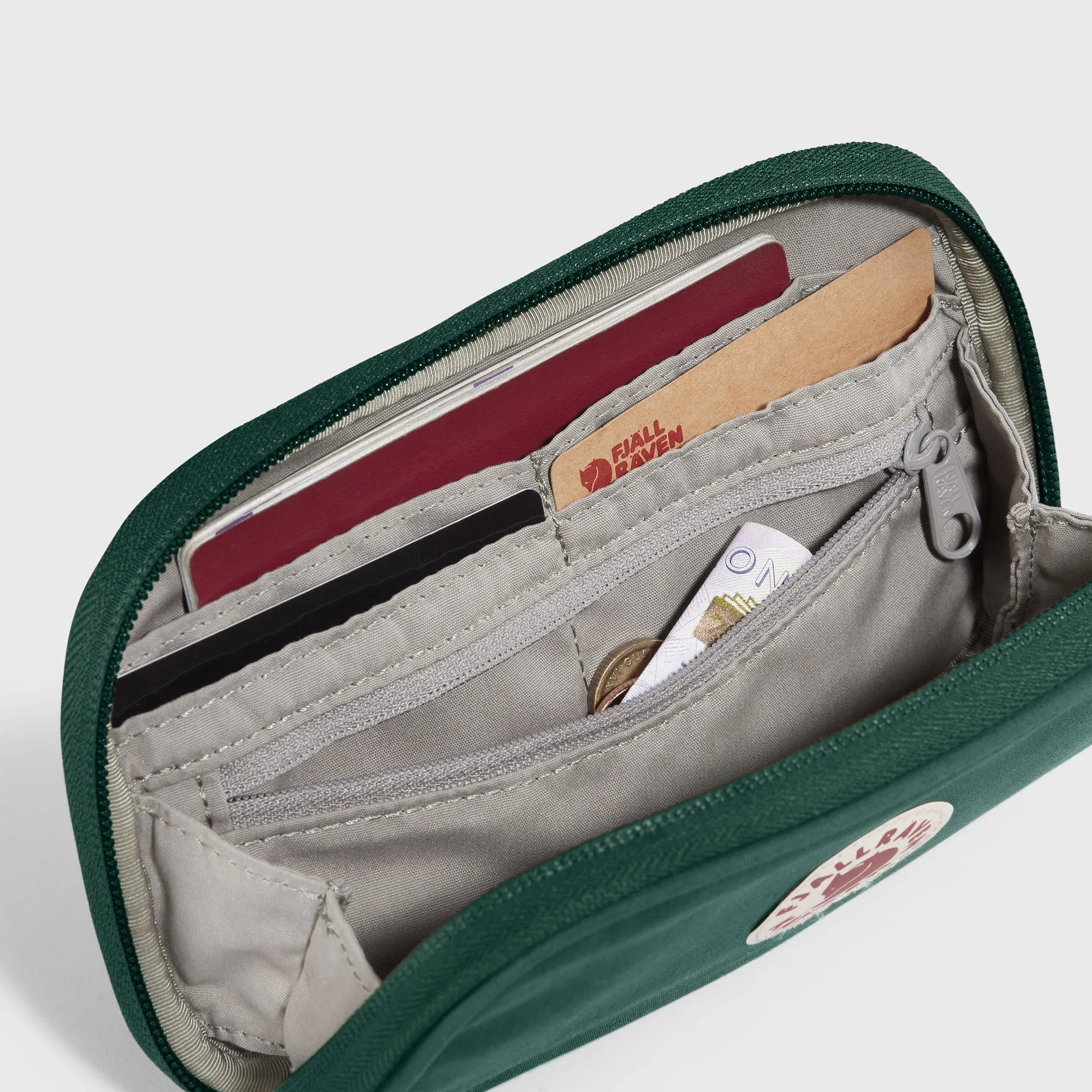 Kanken Travel Wallet (Past Season)