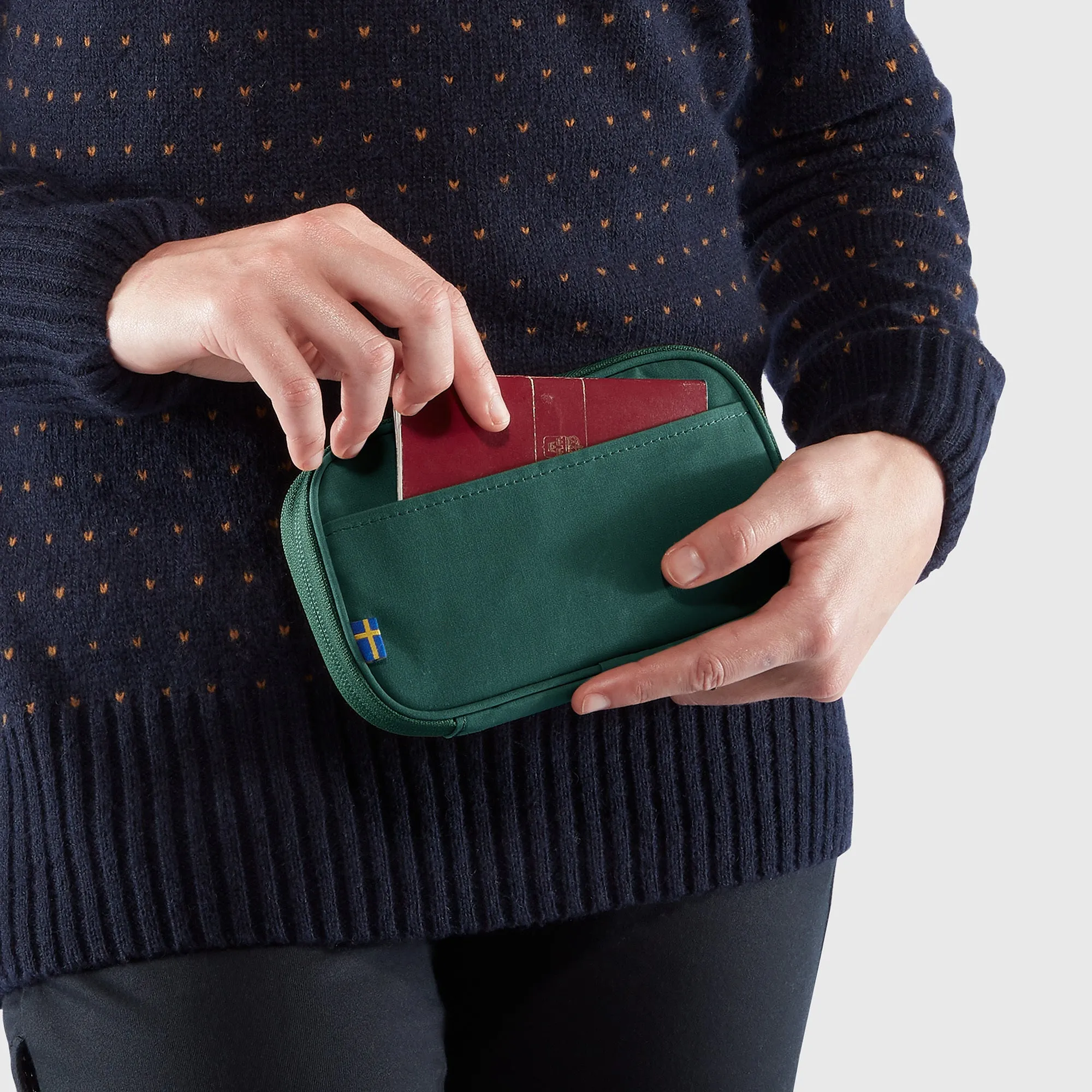 Kanken Travel Wallet (Past Season)