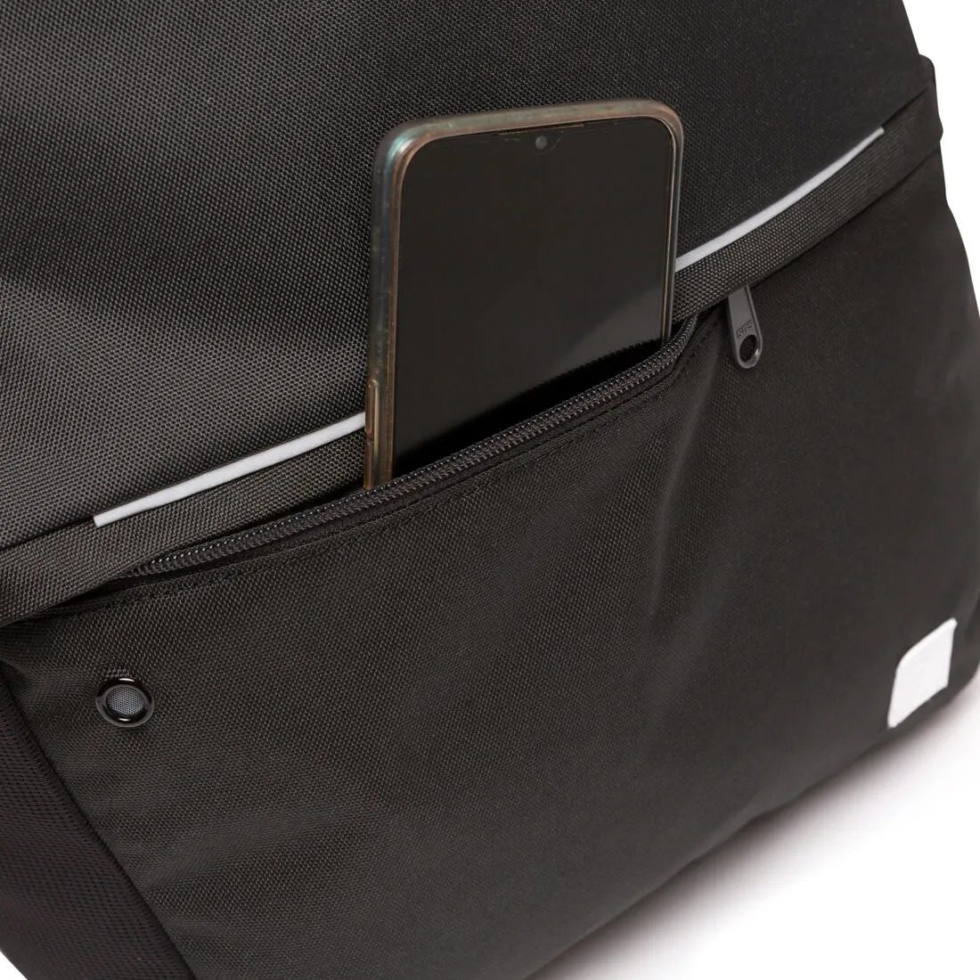 Kipsta Essential Backpack - 24L