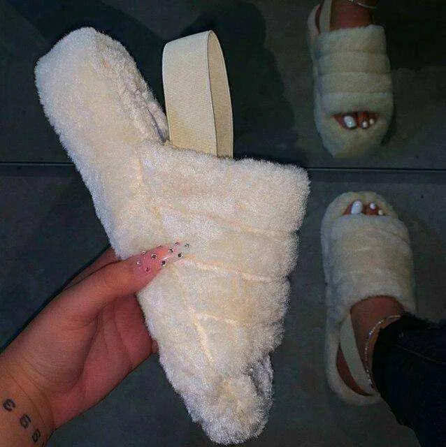 New Women's Indoor Fur Slides Bottom Anti Slip Furry Slippers