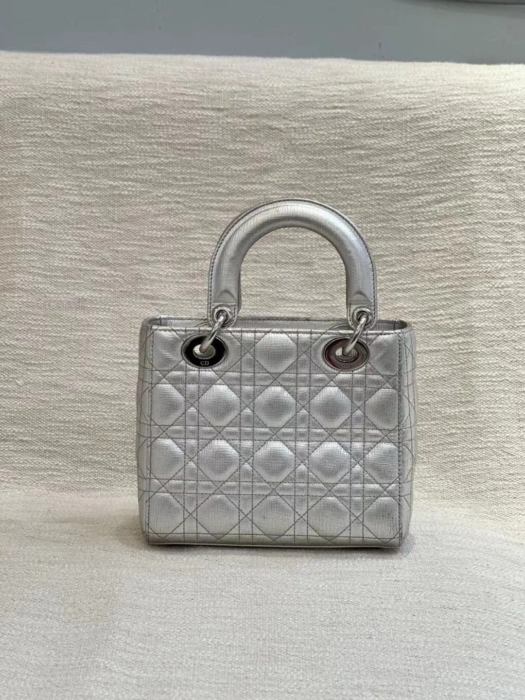 Preloved Dior Lady Bag Sliver color 20×17cm 12249