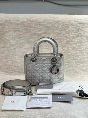 Preloved Dior Lady Bag Sliver color 20×17cm 12249