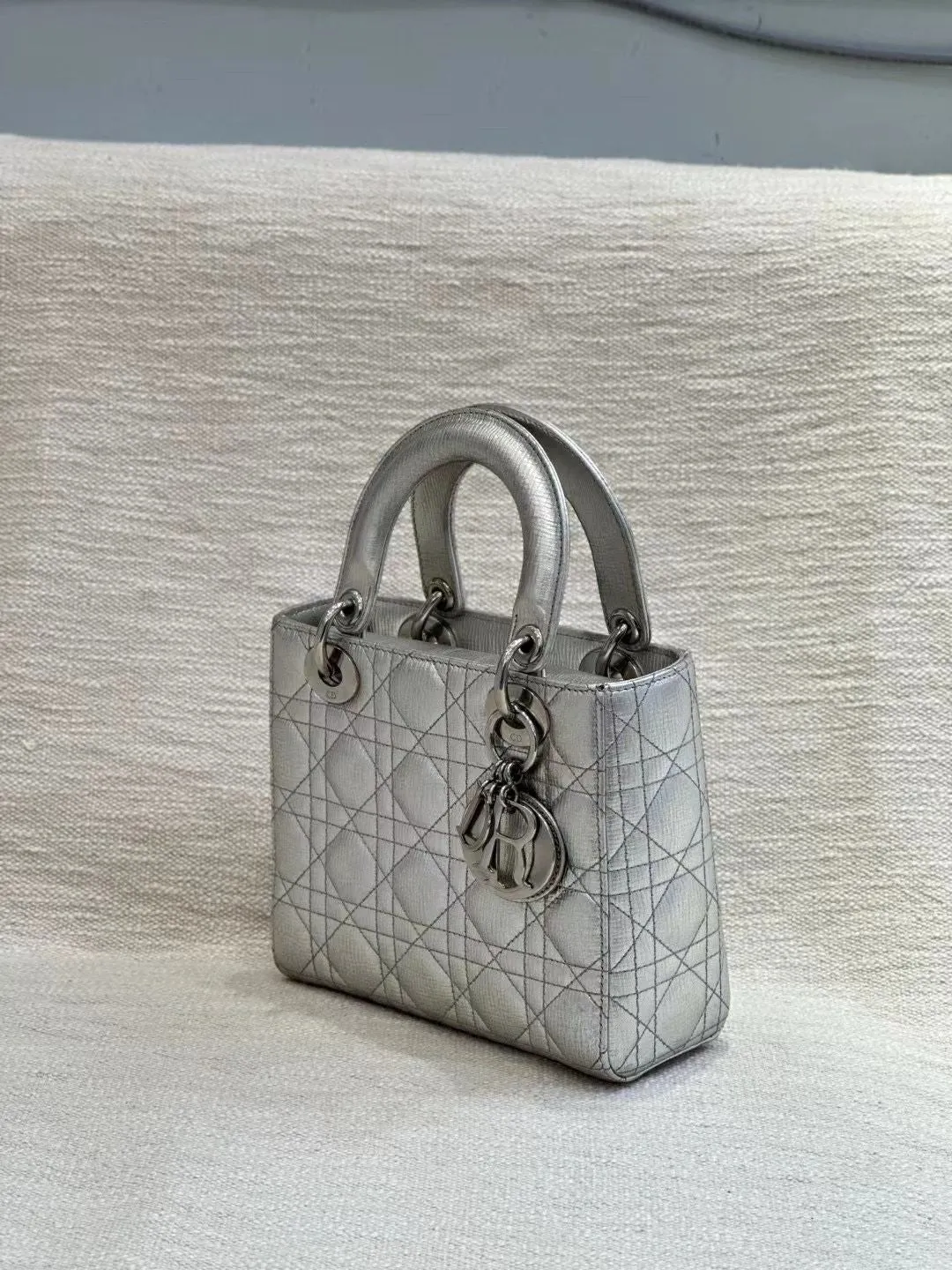 Preloved Dior Lady Bag Sliver color 20×17cm 12249