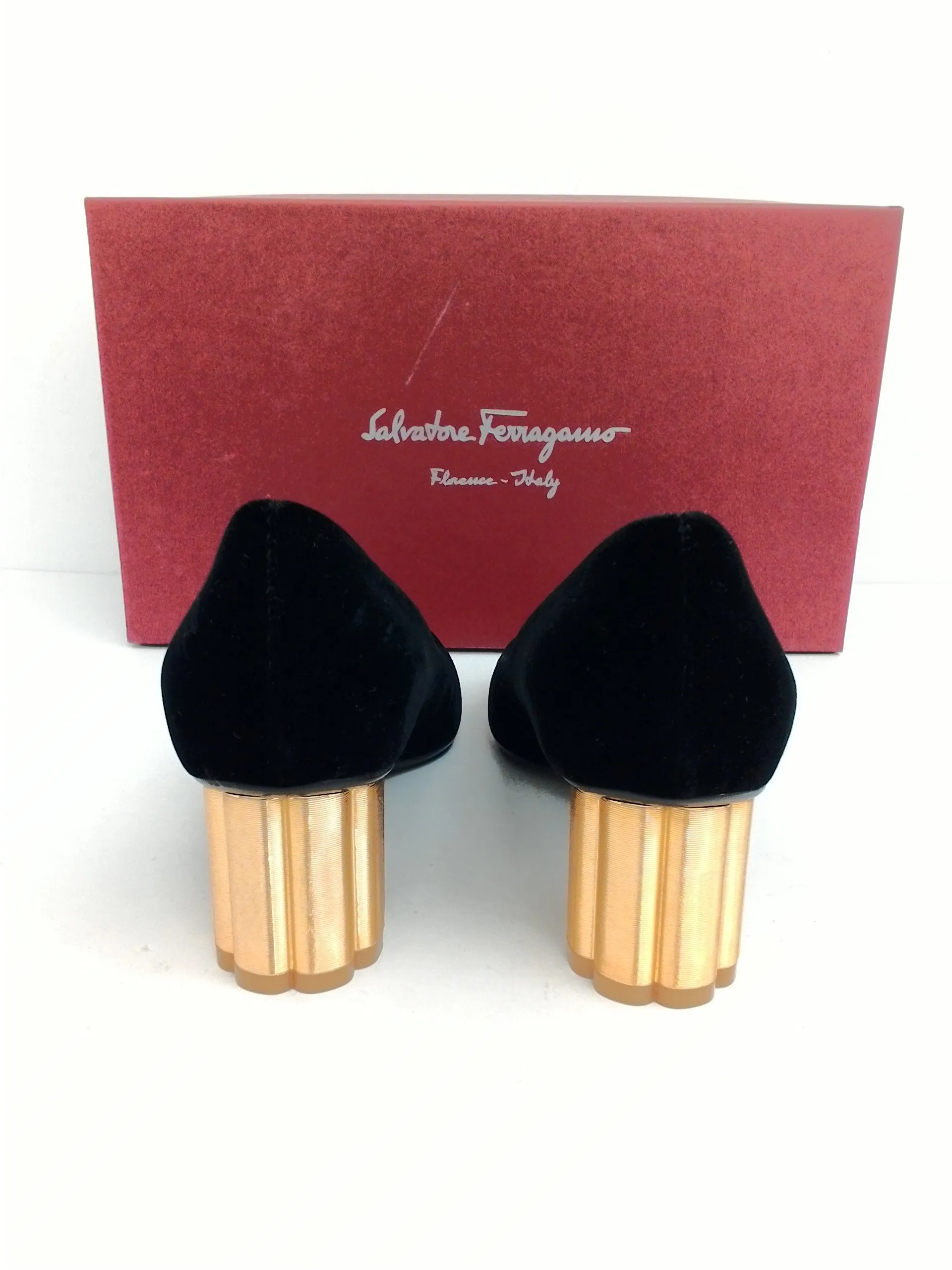 Salvatore Ferragamo Women's Black Heels Size 5 B