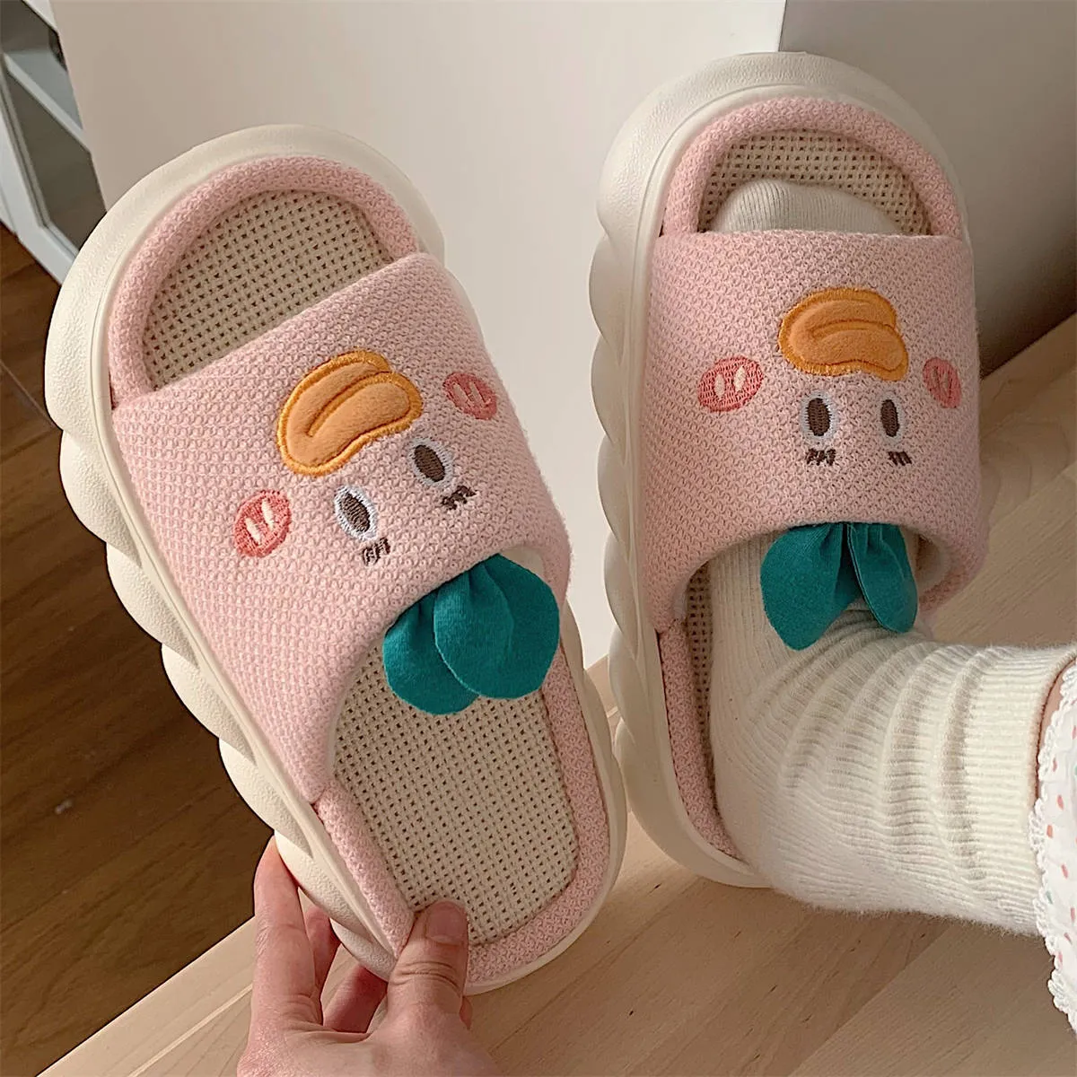 Women&#39;s Slippers Summer Four Seasons Indoor Home Sandals and Slippers Cute Cartoon Milk Cow House Slippers Funny Shoes