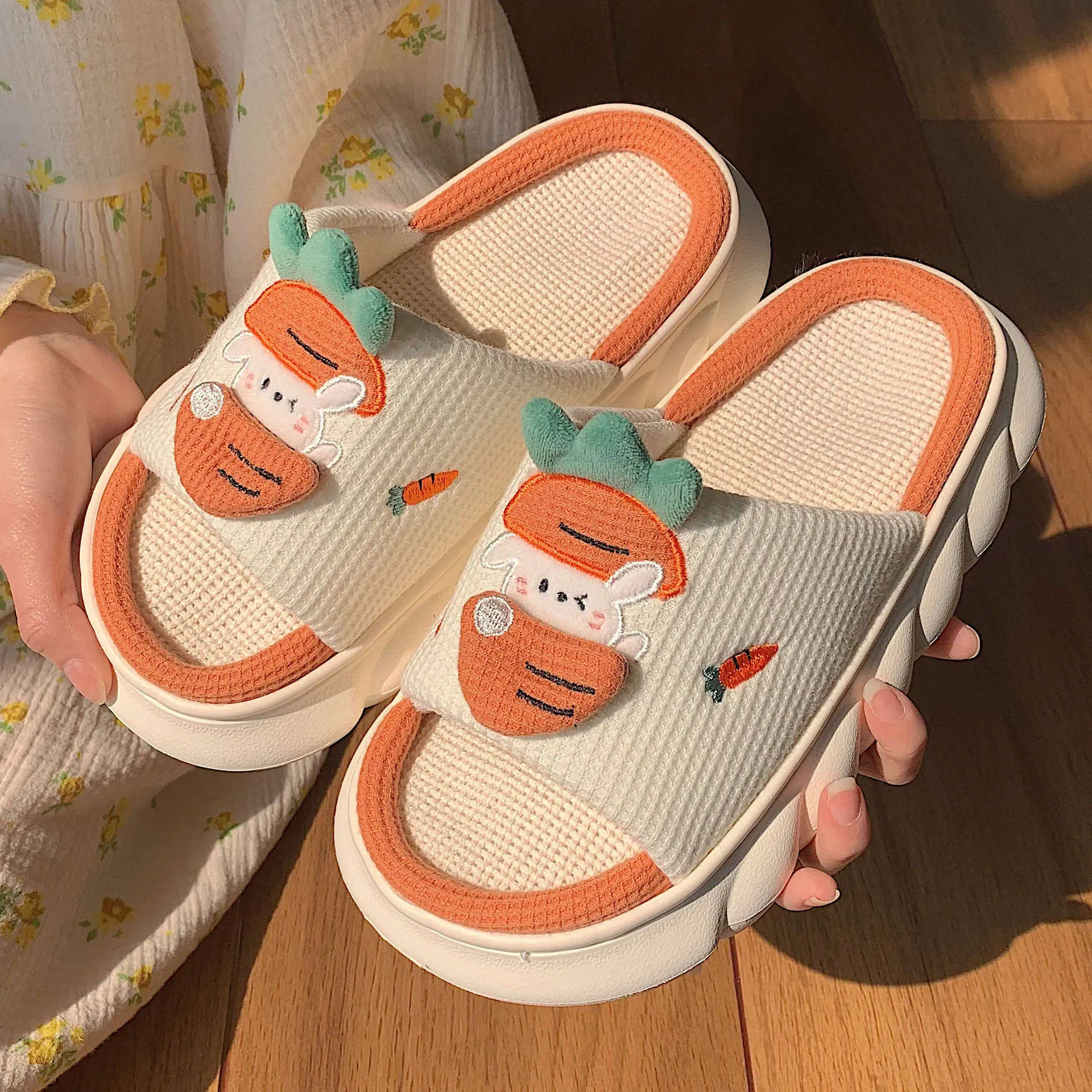 Women&#39;s Slippers Summer Four Seasons Indoor Home Sandals and Slippers Cute Cartoon Milk Cow House Slippers Funny Shoes