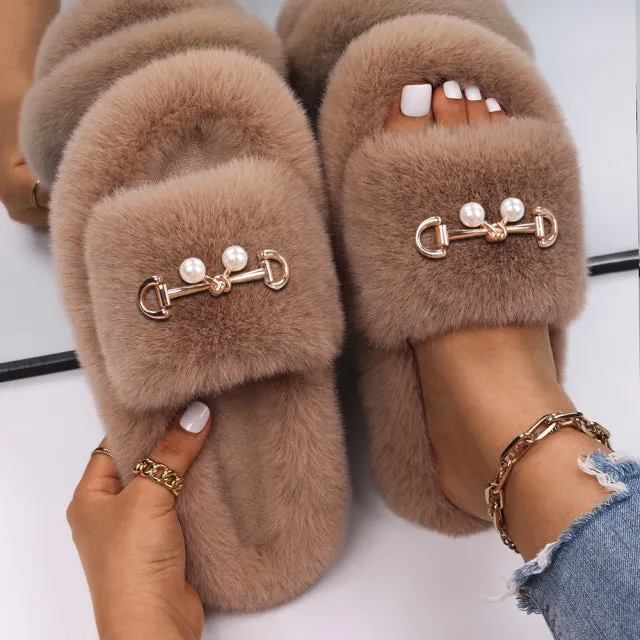 Yeknu Women&#39;s Slippers Fluffy Faux Fur Rhinestone Letter M Decor Slides Flat Sandals Cute Slippers Flip Flops Luxury Shoes